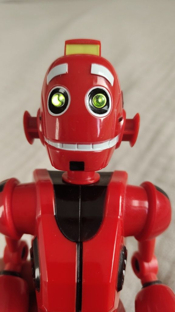 WowWee Mini Tribot robot