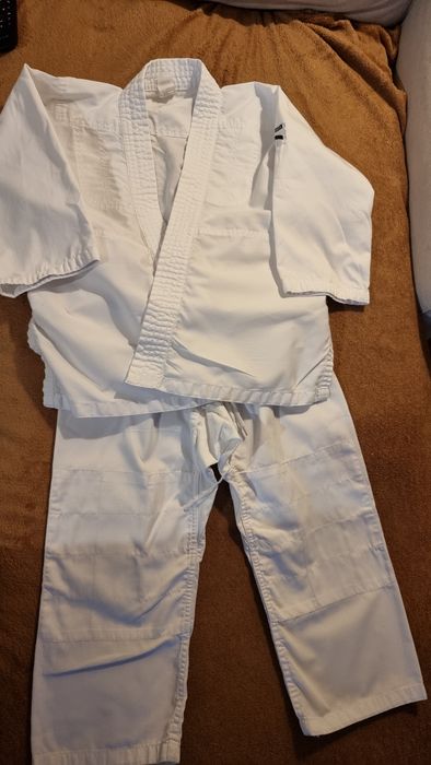Kimono do karate decathlon 120 cm dla dziecka używane bez pasa