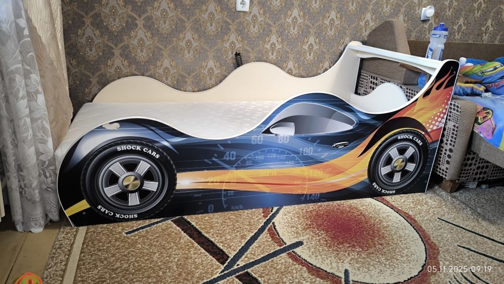 Продам кровать машинку