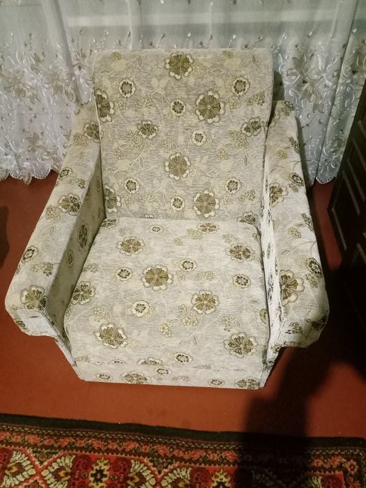 Продам два 2 крісла