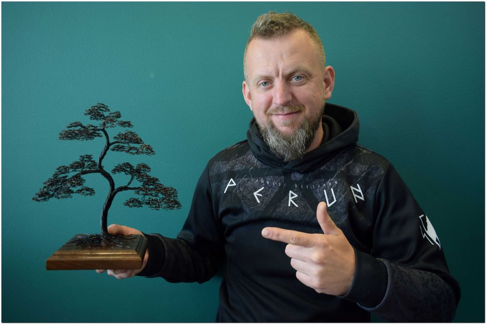 Czarne drzewko bonsai wykonane z drutu , rękodzieło prezent dla mamy