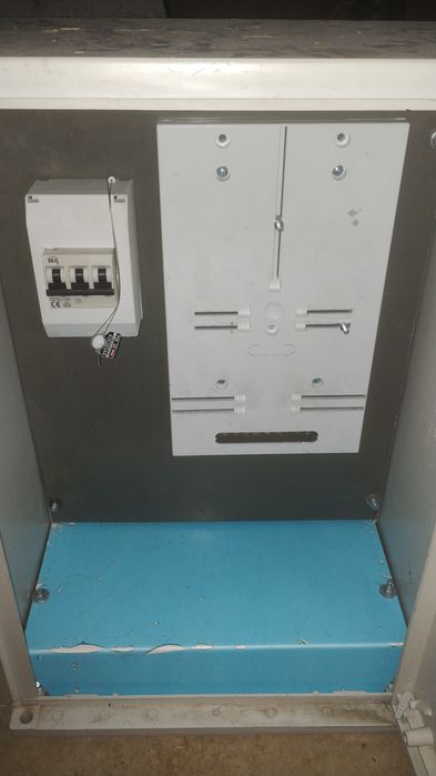 Skrzynka elektryczna na prąd budowlany (prowizorkę)