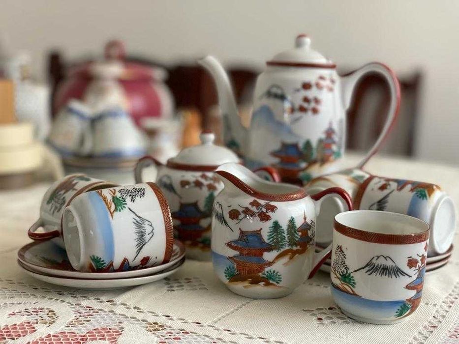 Loiça variada de casa e peças decorativas