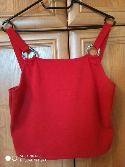 Bluzka Crop top czerwona na szerszych ramiączkach elegancka L/XL