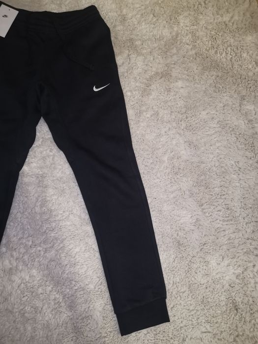 Spodnie nike czarne nowe