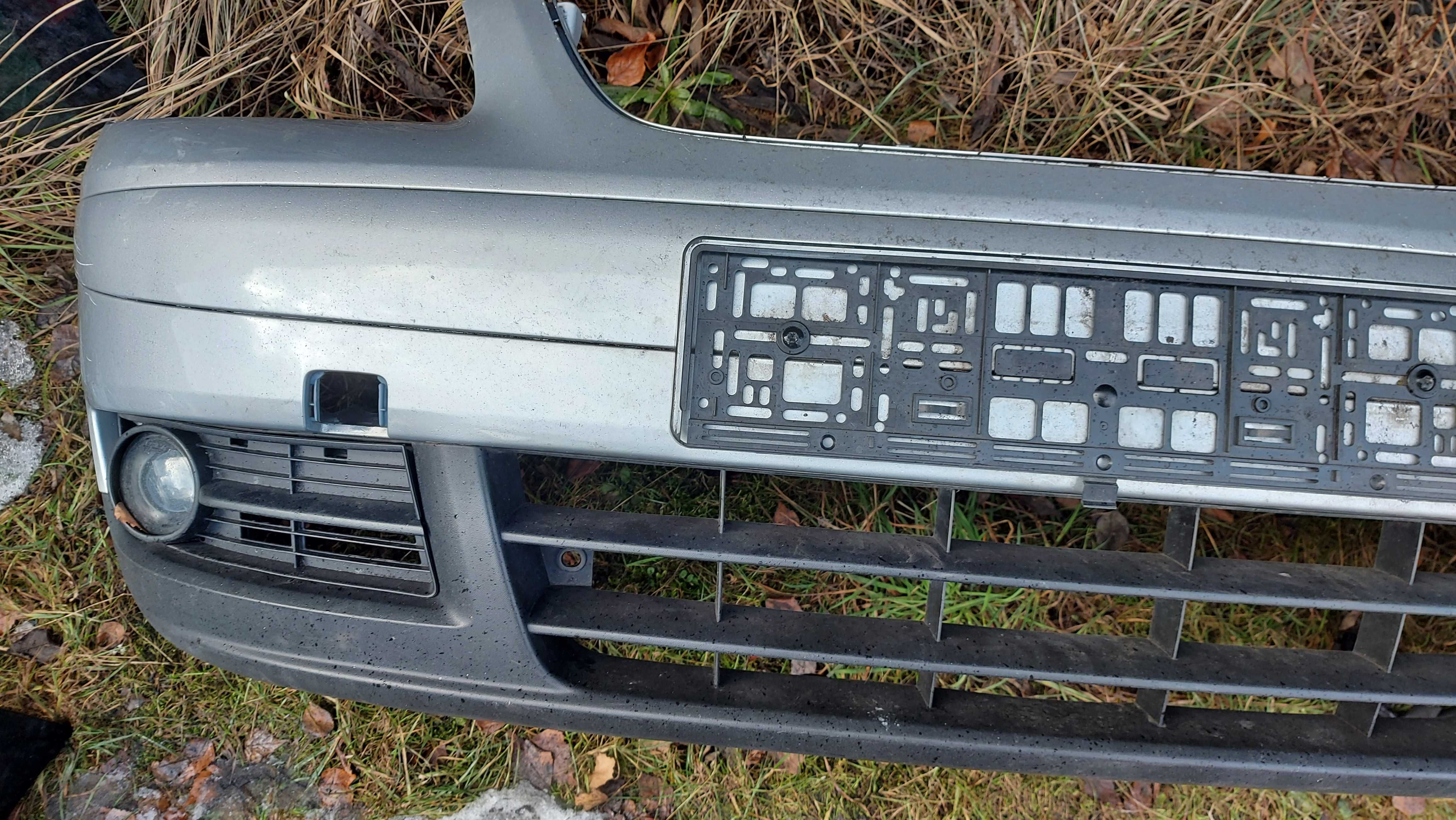 VW Touran zderzak przedni srebrny FV części/dostawa
