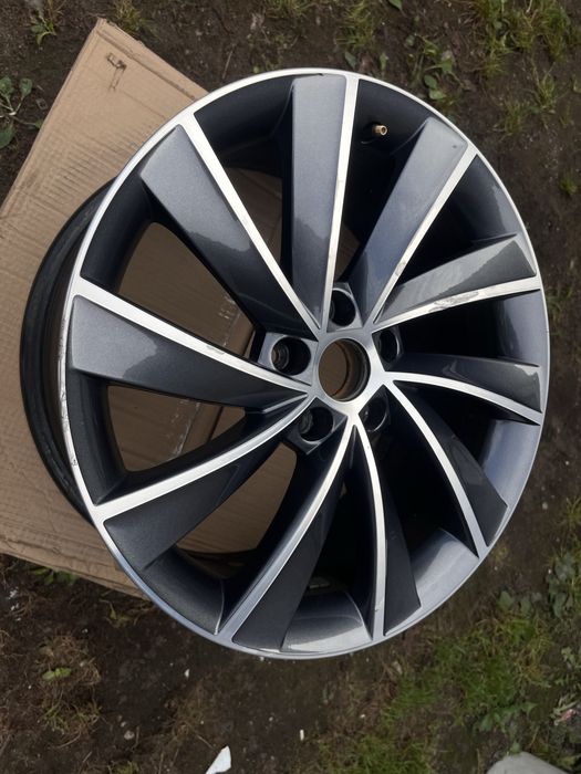 Skoda SUPERB felga aluminiowa 5x112 8JX18H2 ET44