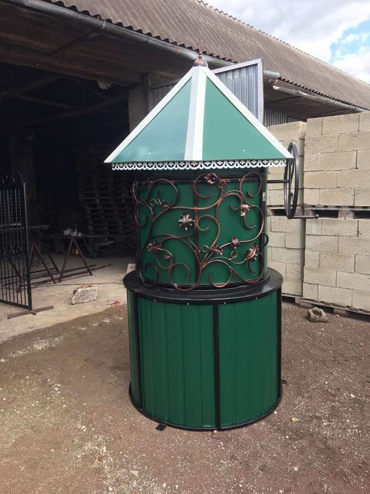 Кирниці з тумбами,кирнички,колодязь.