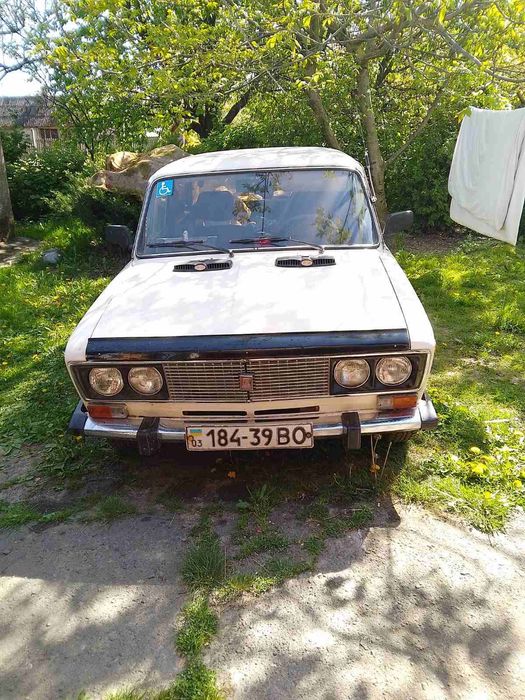 Машина ВАЗ2106 легковий автомобіль