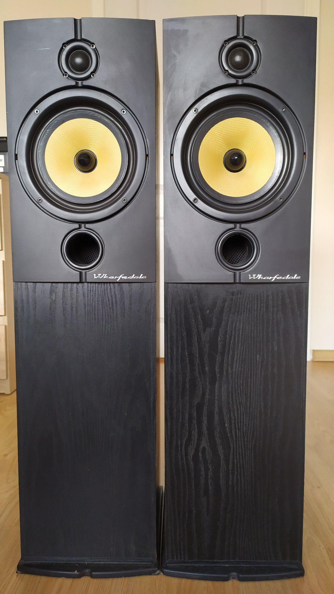 Kino domowe amplituner Yamaha RX-V365, głośniki Wharfedale, subwoofer