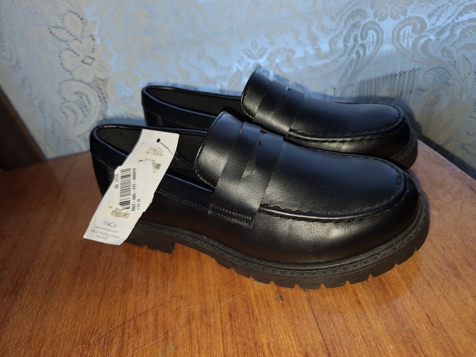 Нові лофери на дівчинку М&Со