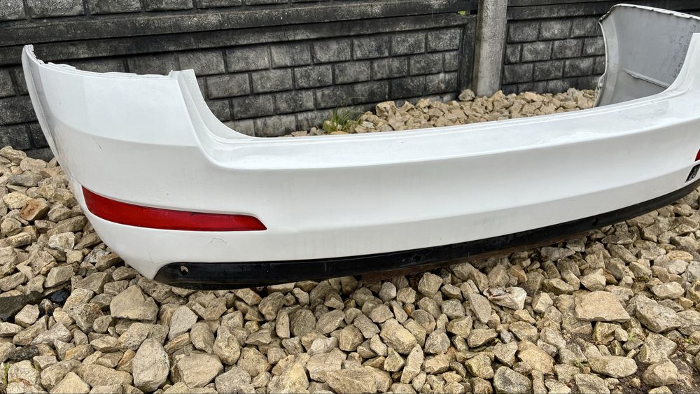 Zderzak tylny 4xPDC bialy LF9E Skoda Octavia 3 III kombi 12- oryginal