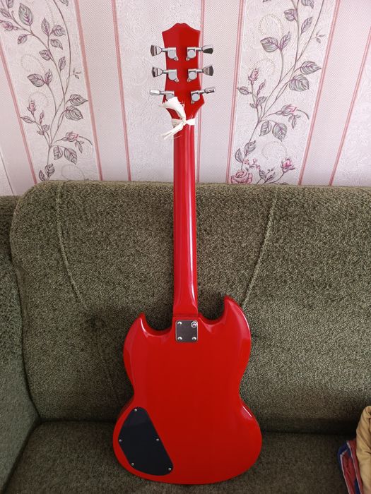 Електрогітара форми SG