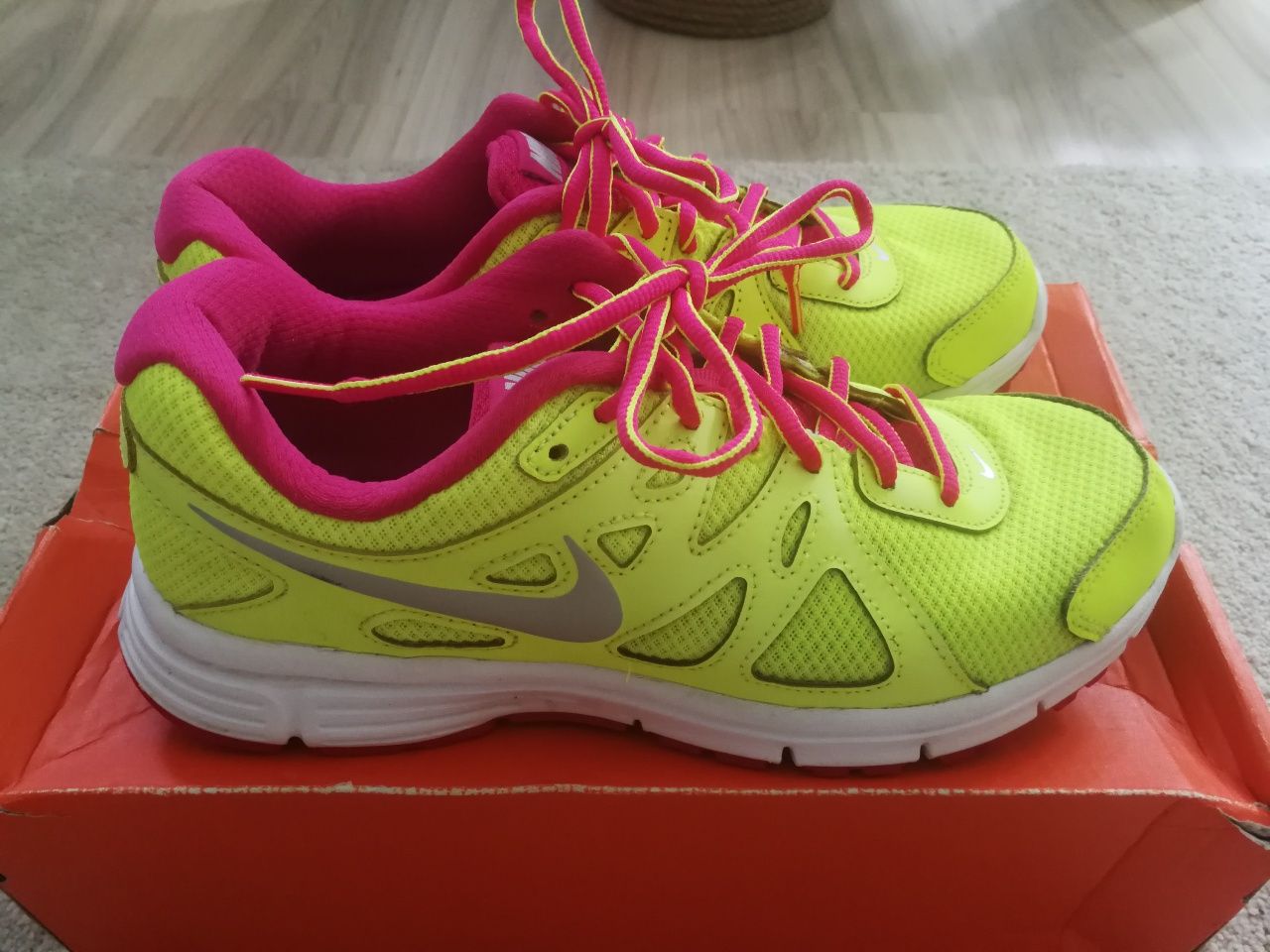 Buty Nike Revolution 2, r.39