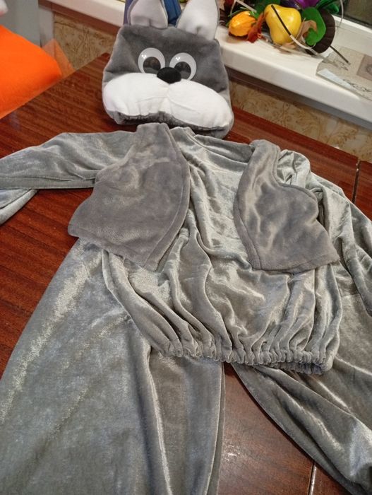 Сніговик,зайчик,гном,ведмідь ,вовчик