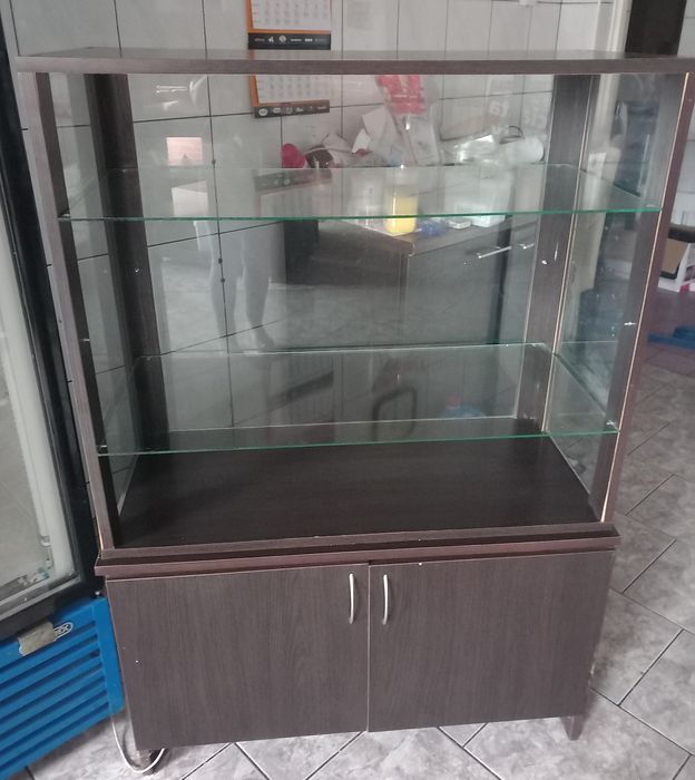 Witryna szklana z szafką 90x40 wys. 133cm