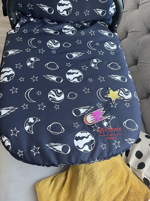 Gondola cybex priam Anna K Space Rocket