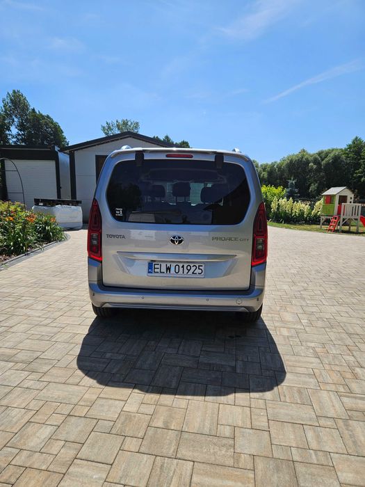 Toyota Proace City Verso Family 1.5 130KM salon 2021r 46000km