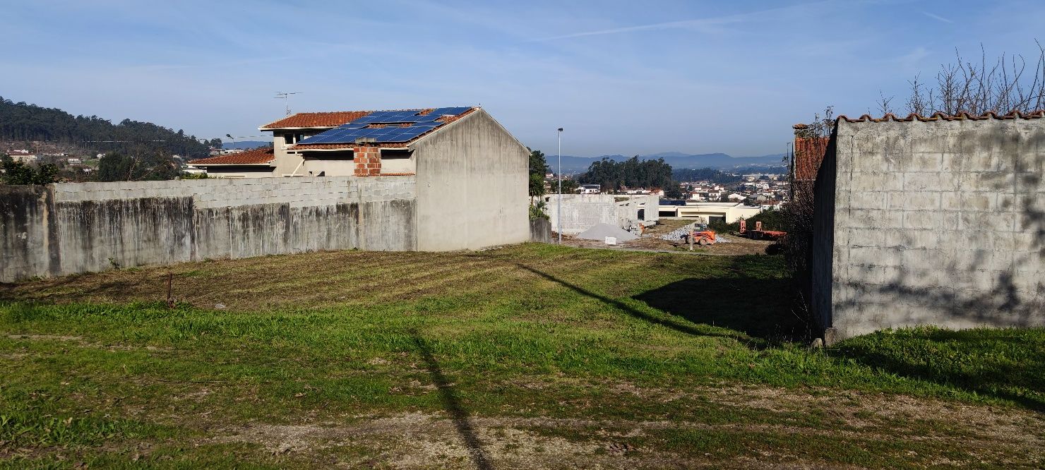 Lote de terreno com 713m²