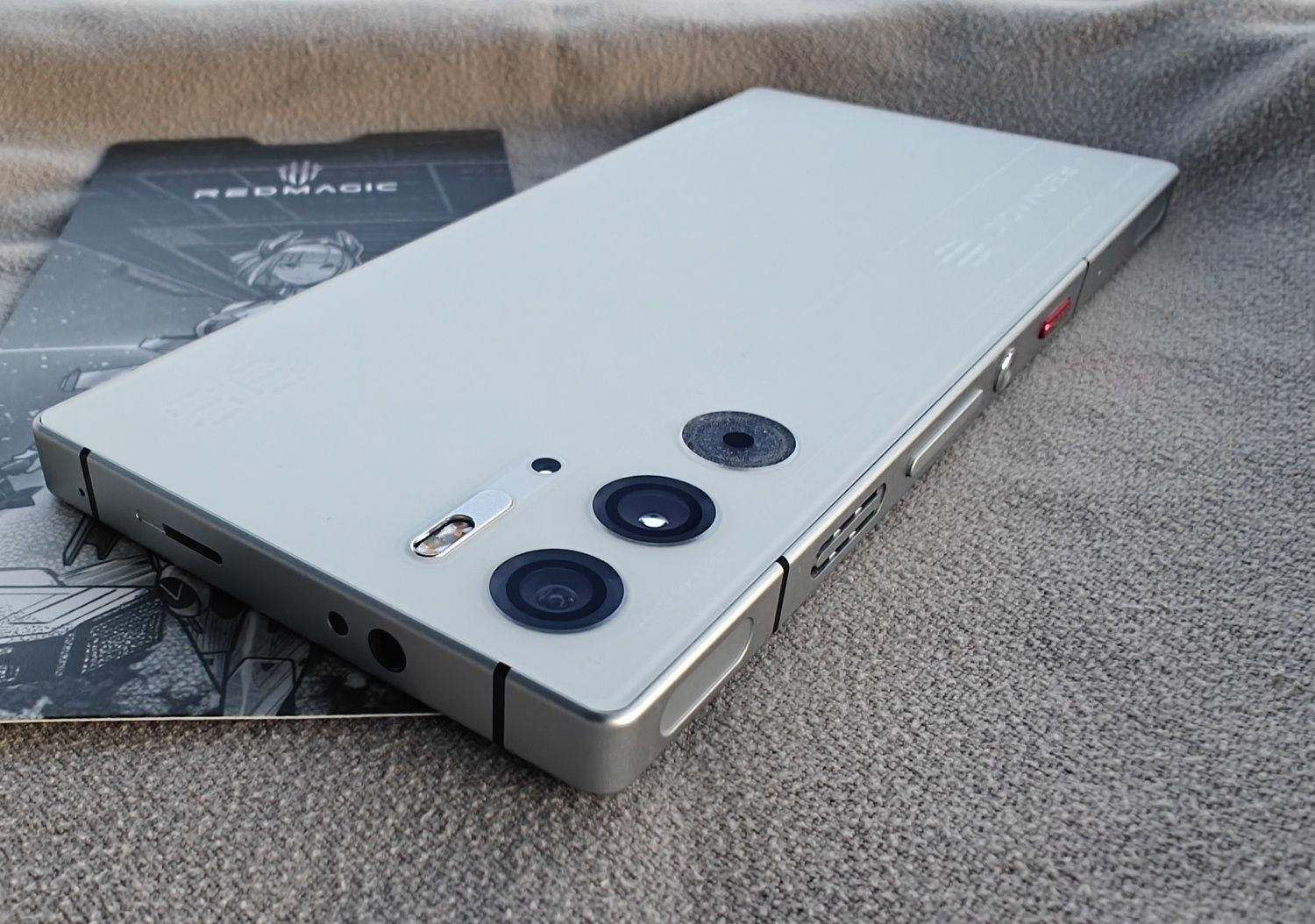 Redmagic 9s Pro 12/256GB biała gwarancja 3x etui