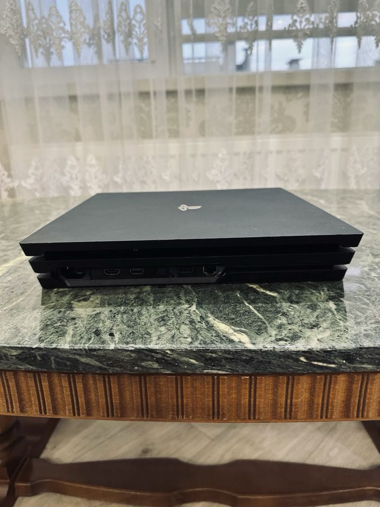 Sony PlayStation 4 Pro 1 TB
