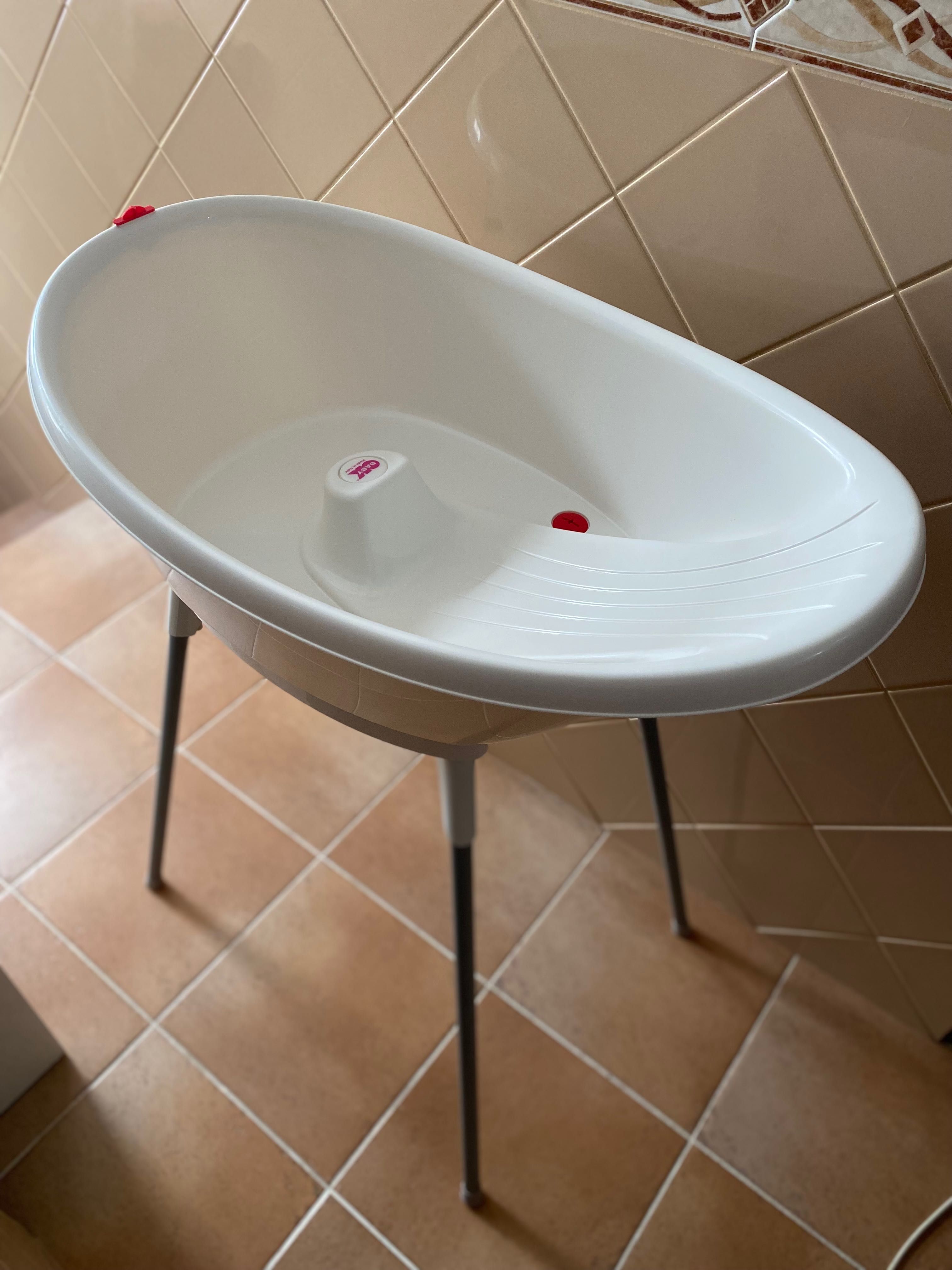 Banheira “OkBaby”  de bebe com redutor + suporte