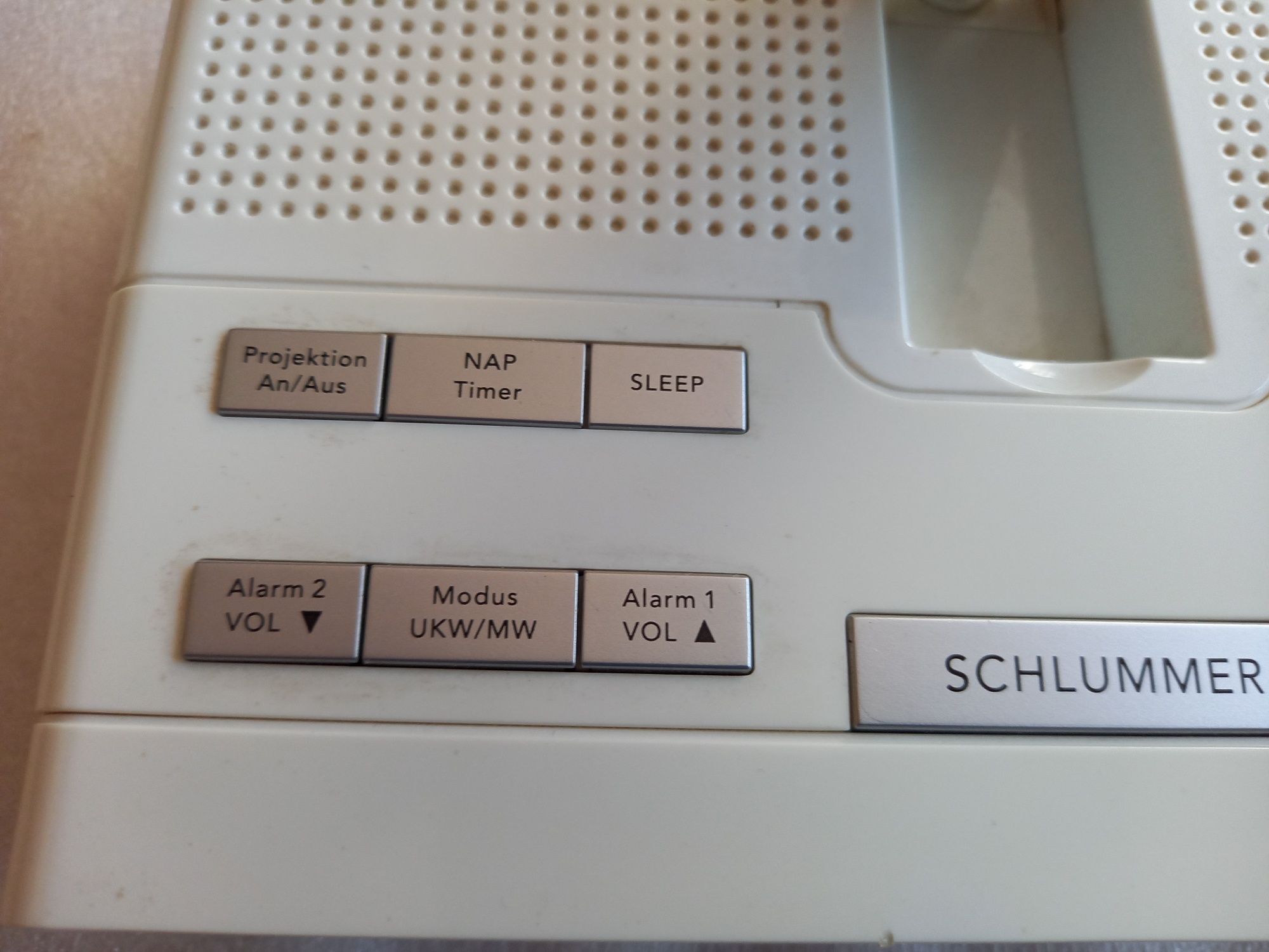 Radio budzik z projektorem na ścianę