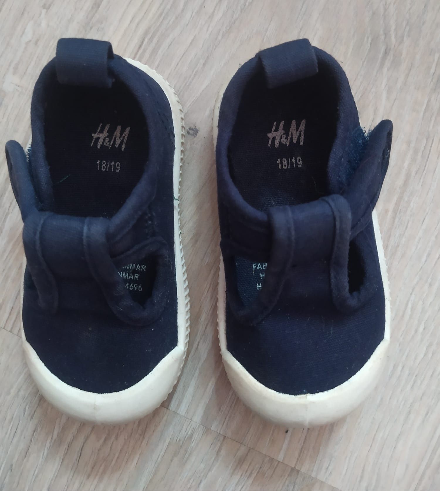Trampki rozmiar 18/19 H&M