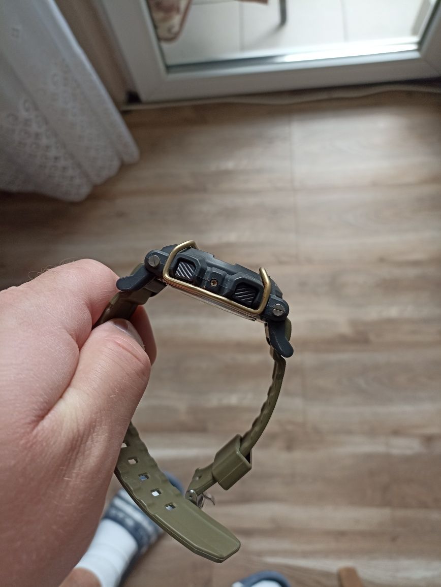 Casio G Shock GD 400-9DR.  Używany