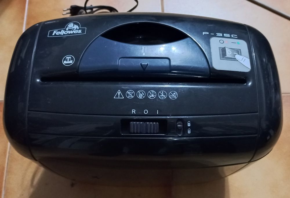 Destruidor de folhas de papel