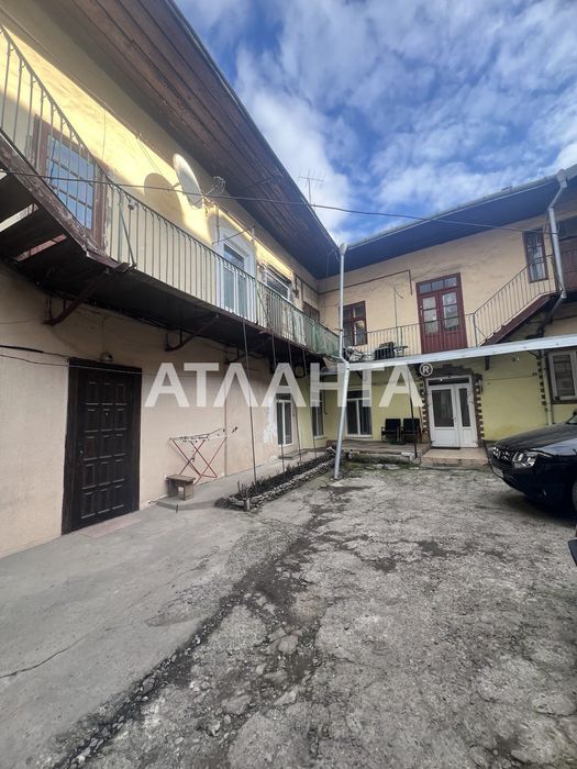 3-кімнатна, історичний центр, під ремонт