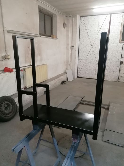 Stojak na drewno kominkowe