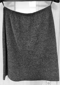 Czarna prosta spódnica na podszewce , rozmiar M