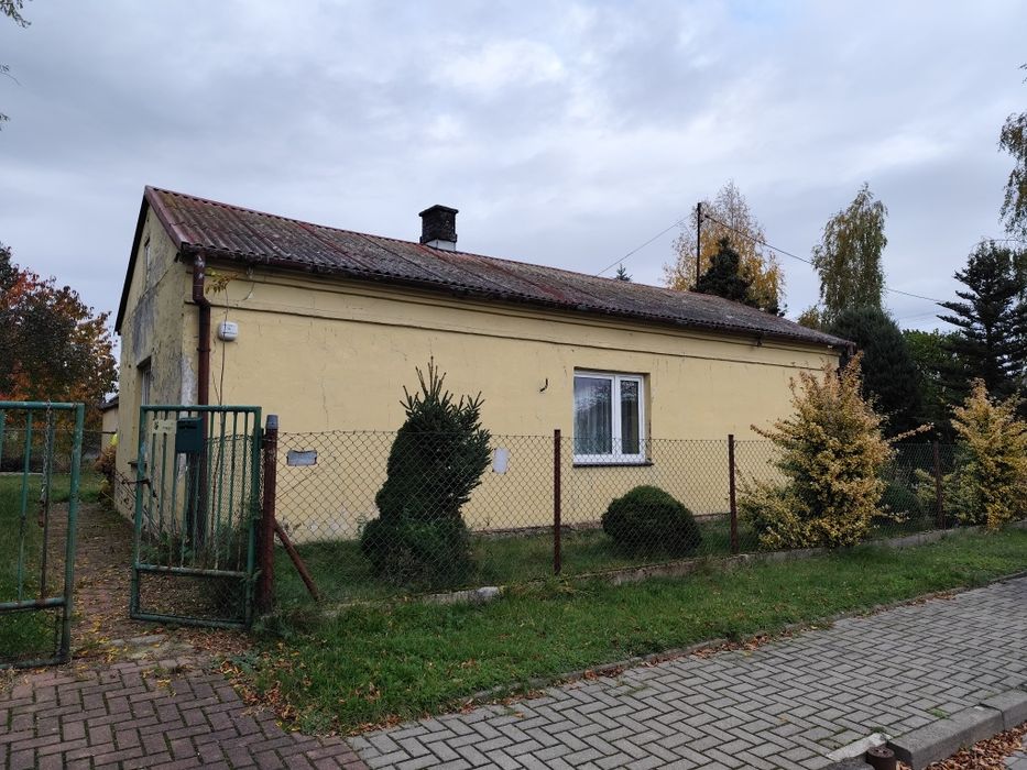 Dom do remontu 2 pokoje kuchnia łazienka oraz działka 13 arów