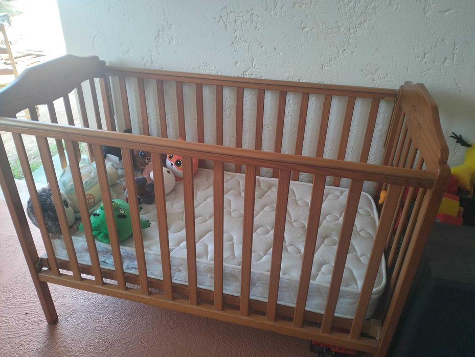 Vendo berço de bebé com ou sem colchão...