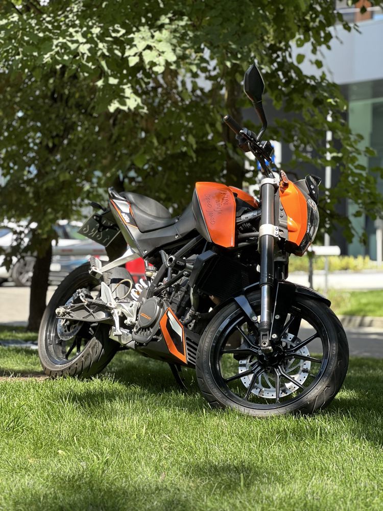 KTM DUKE 125. 2011 roku, 26.000 prbg