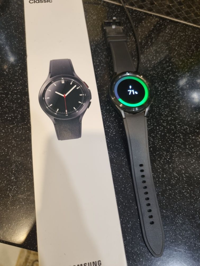 Смарт годинник Galaxy Watch 4. Ідеальний стан. Повний комплект.Коробка