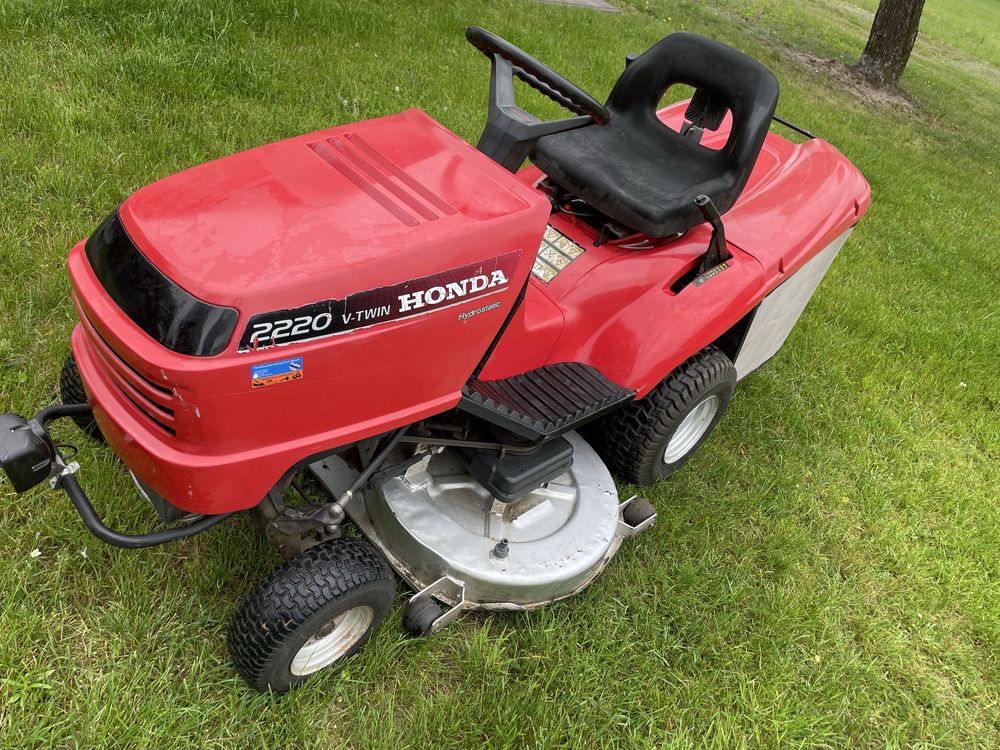 Traktorek Honda 2220 Hydrostatic