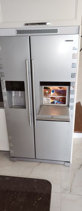 Холодильник двокамерний Samsung з льодом для віскі-вина і хол. водою