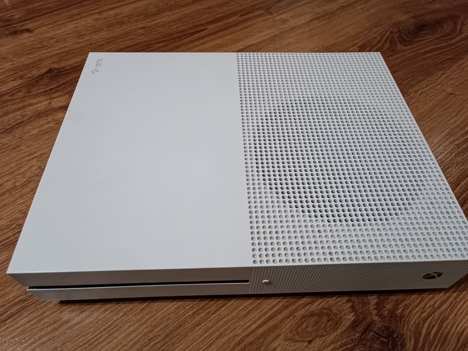 Продам xbox one s 500gb