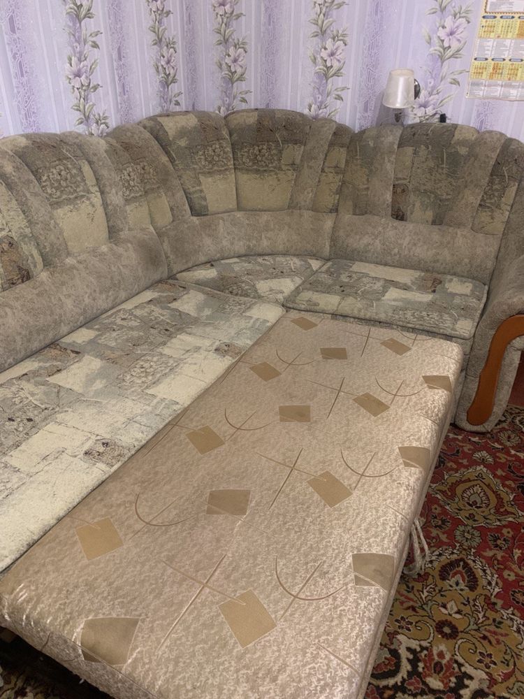 Продам диван гарний стан