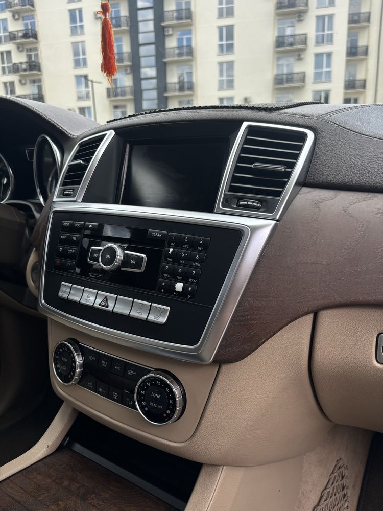 Mercedes-Benz GL350d 2013