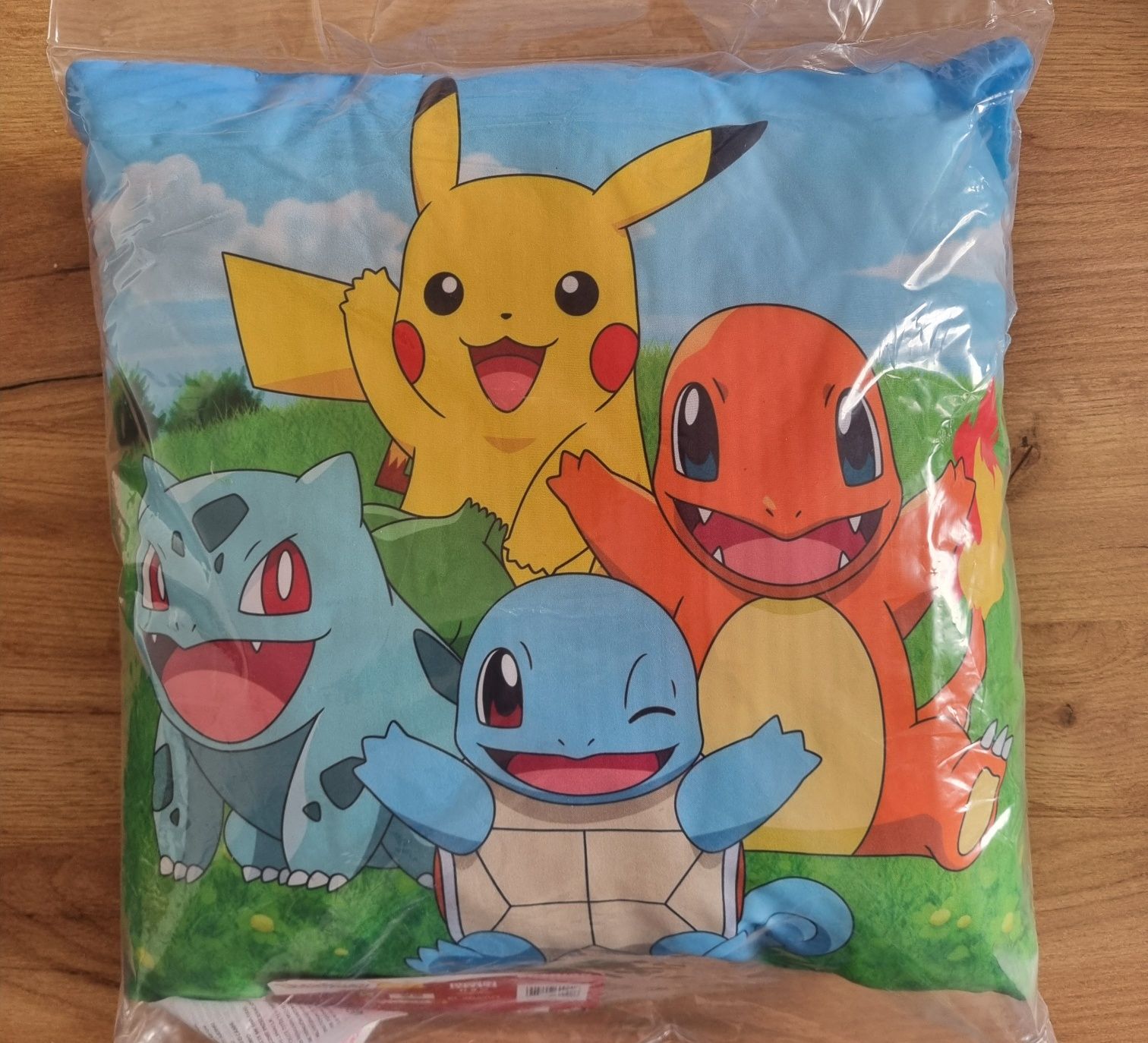 Śliczna puszysta poduszka Pokemon Go 45x45cm. Nowa.