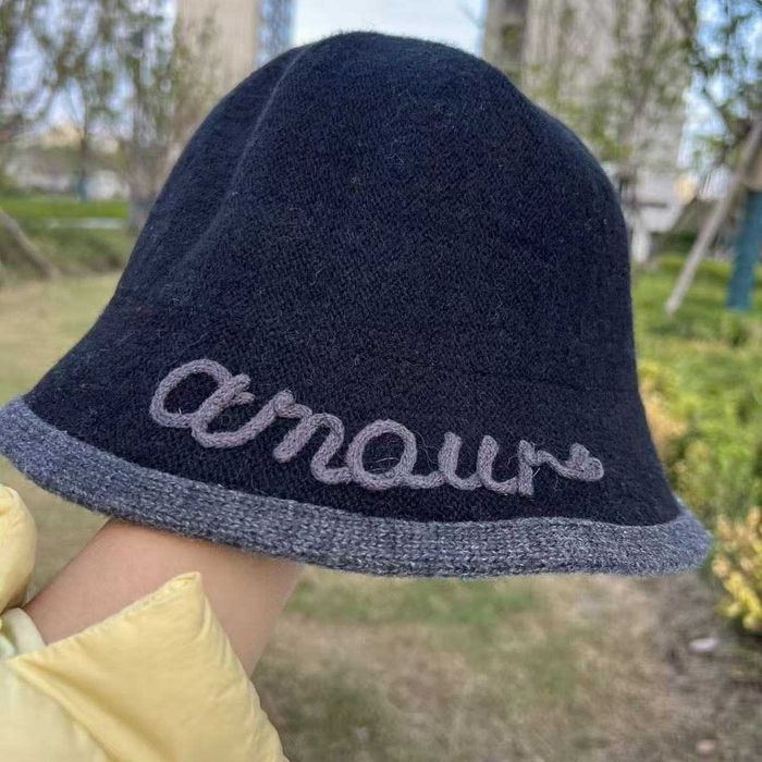 Chapéu de pescador com letras