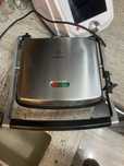 Grill kompaktowy opiekacz
