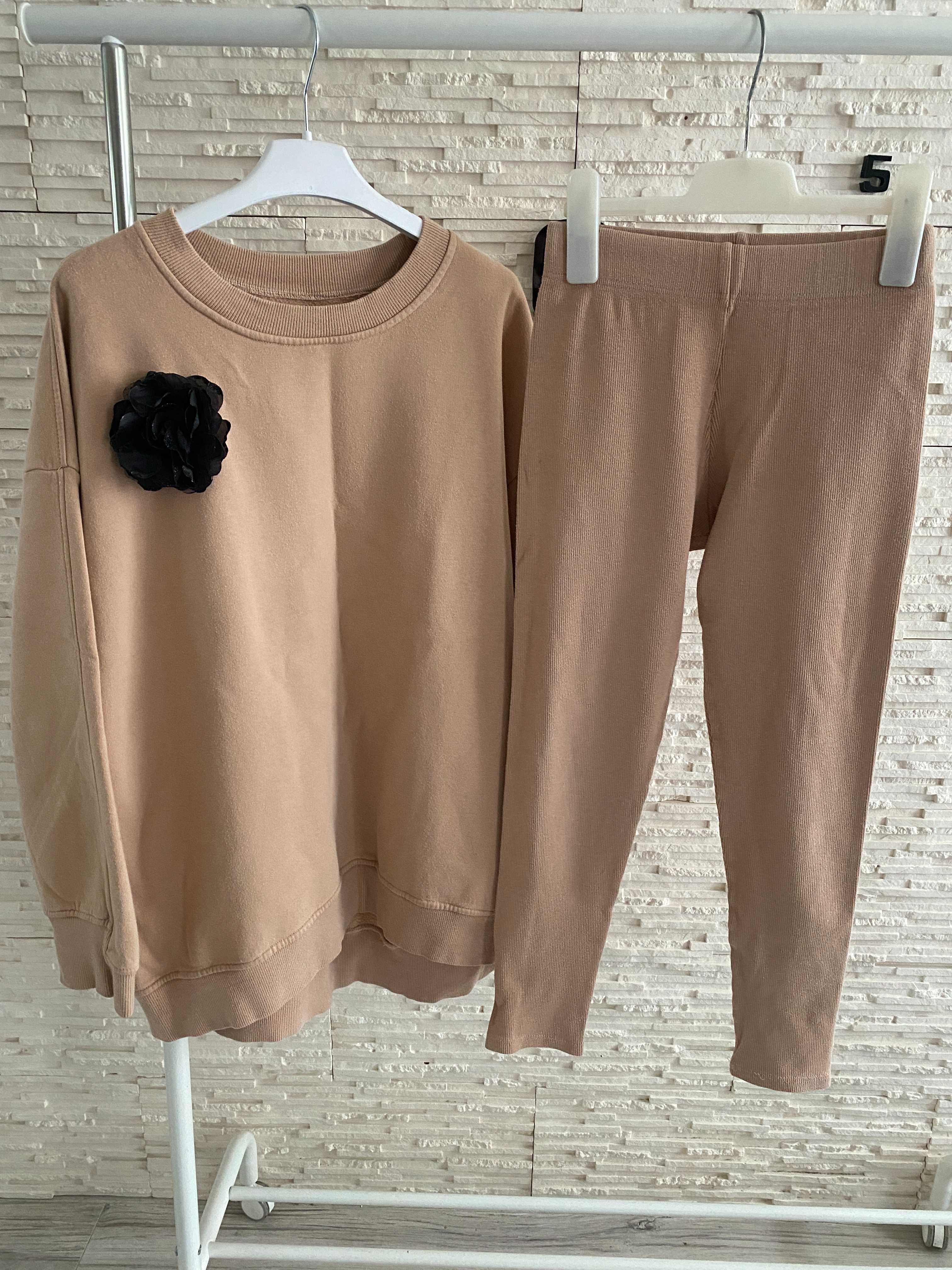 Komplet bawełniany bluza oversize z broszką + legginsy prążek