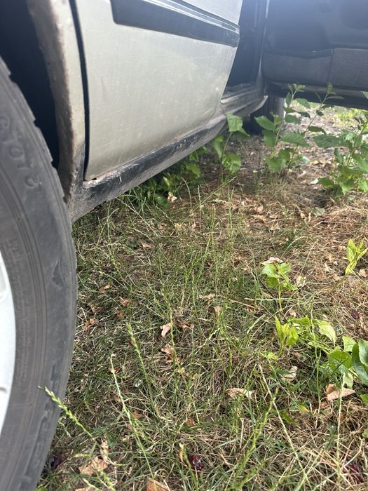 Продам мазду 323