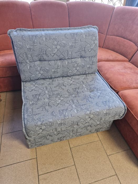 Fotel rozkładany z funkcją spania i pojemnikiem  jak nowy