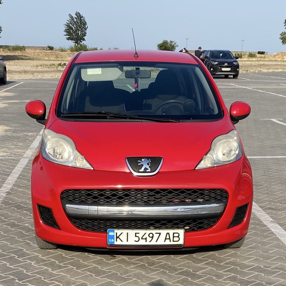 Peugeot 107 2011 року
