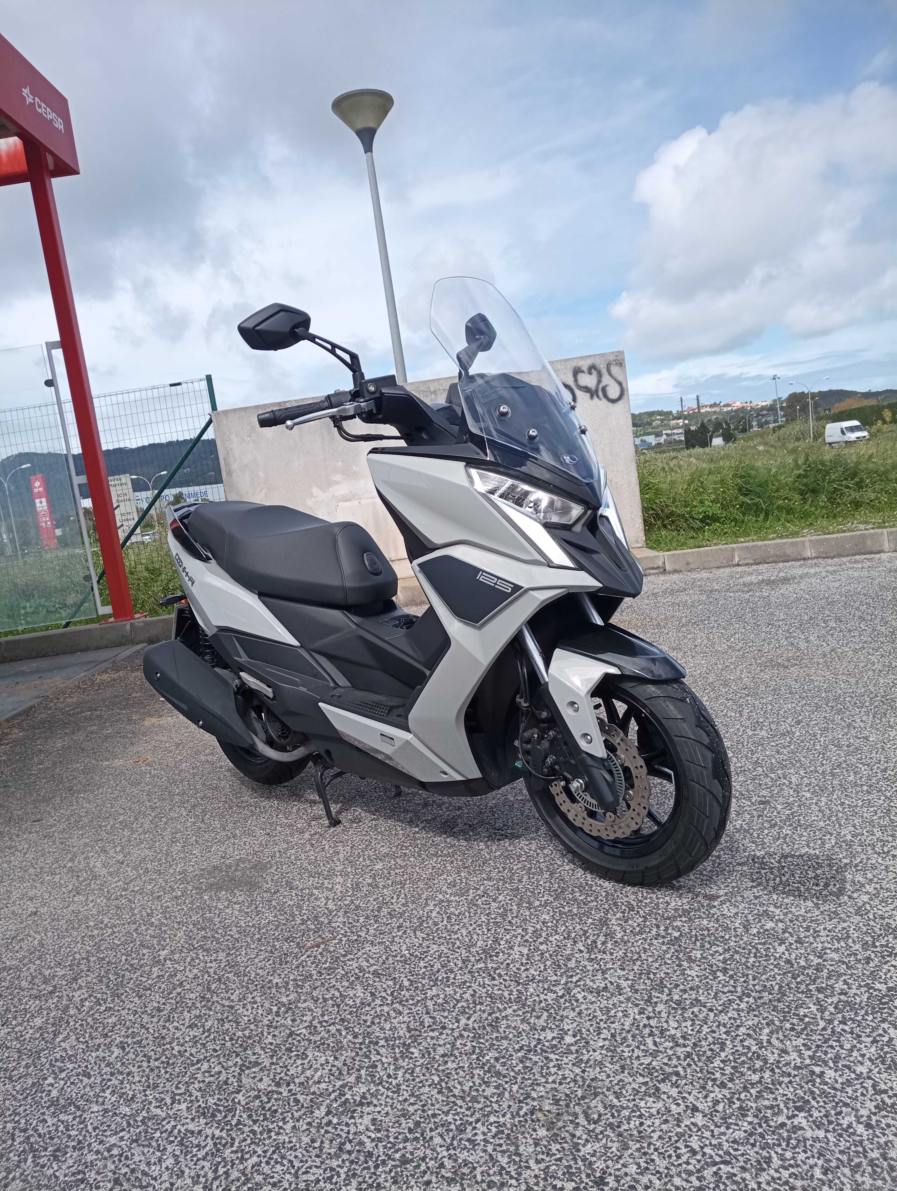 Vendo ou troco por moto com câmbio manual | Kymco